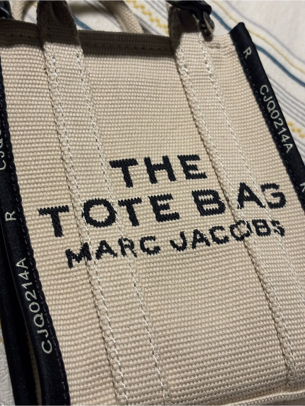 Marc Jacobs The Tote Bag Small Canvas Crossbody in Cream and Black - Picture 7 of 8